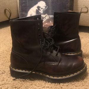 Dr. Martens CherryRed 1460 PascalAntiqueTemperley